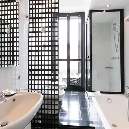 Washington Apartment *